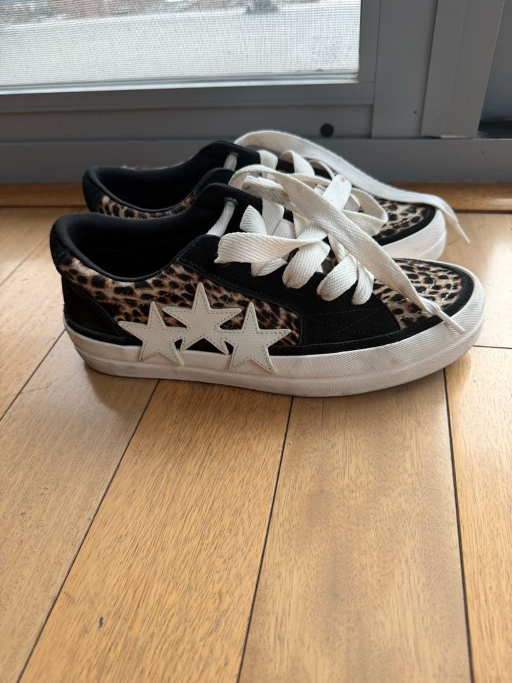 Kids Leopard Print Star Accent Sneakers - Black & Tan